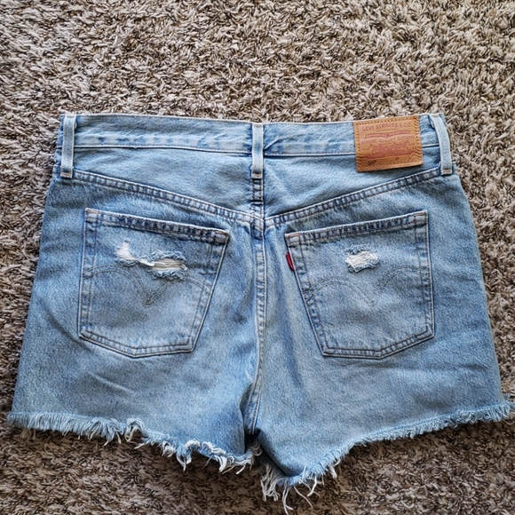 Levi Shorts - Picture 4 of 8